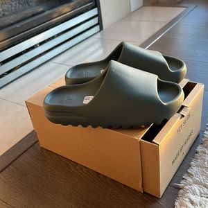Brand New Yeezy slides